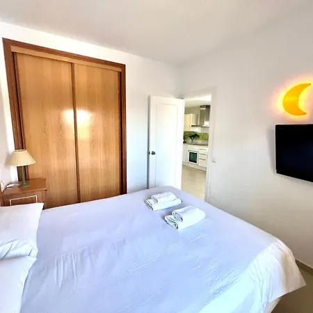 Large Terrace Sea & Mountain Benalbeach 아파트 *
